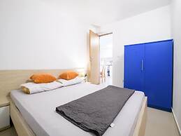 Elegant Holiday Home in Privlakaw With Garden