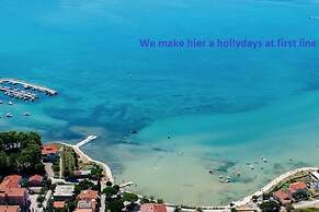 Elegant Holiday Home in Privlakaw With Garden