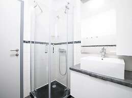 Elegant Holiday Home in Privlakaw With Garden