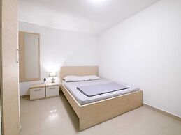 Elegant Holiday Home in Privlakaw With Garden