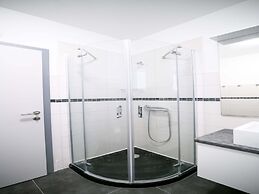 Elegant Holiday Home in Privlakaw With Garden