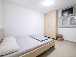 Elegant Holiday Home in Privlakaw With Garden