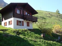 Cozy Chalet in Chrixacher near Forest