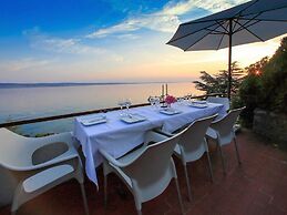 Fantastic Holiday Home With Amazing Garden, Private Pool, Directly on 