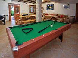 Fantastic Holiday Home With Amazing Garden, Private Pool, Directly on 