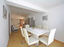 Fantastic Holiday Home With Amazing Garden, Private Pool, Directly on 