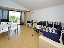 Fantastic Holiday Home With Amazing Garden, Private Pool, Directly on 