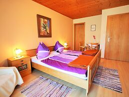 Spacious Apartment near Ski Area in Liebetig