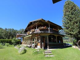 Cosy Apartment in Neukirchen near Krimmler Waterfalls