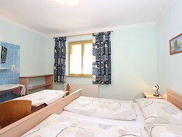Cosy Apartment in Neukirchen near Krimmler Waterfalls