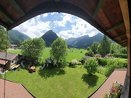 Cosy Apartment in Neukirchen near Krimmler Waterfalls