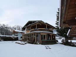 Cosy Apartment in Neukirchen near Krimmler Waterfalls