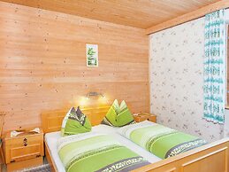 Sunny Hillside Apartment in Mittersill near Public Transport