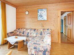 Sunny Hillside Apartment in Mittersill near Public Transport