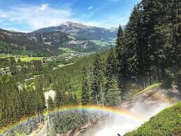 Chalet in Neukirchen am Grossvenediger With Pool