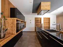 Chalet in Neukirchen am Grossvenediger With Pool