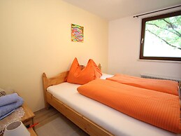 Cozy Apartment in Niedernsill With Garden
