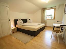 Cozy Apartment in Niedernsill With Garden
