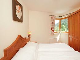 Chalet Apartment in ski Area Saalbach-hinterglemm