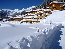 Chalet Apartment in ski Area Saalbach-hinterglemm