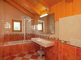 Chalet Apartment in ski Area Saalbach-hinterglemm