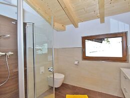 Welcoming Apartment in Hollersbach im Pinzgau near Ski Area