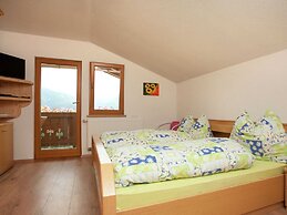 Welcoming Apartment in Hollersbach im Pinzgau near Ski Area