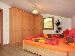 Welcoming Apartment in Hollersbach im Pinzgau near Ski Area