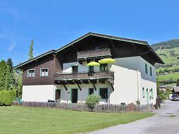 Spacious Apartment near Ski Area in Niedernsill