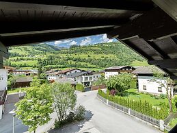 Spacious Apartment near Ski Area in Niedernsill