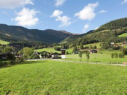 Cozy Holiday Home in Piesendorf near Ski Area