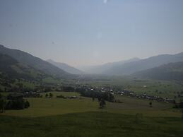 Cozy Holiday Home in Piesendorf near Ski Area