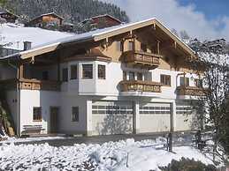 Spacious Villa With Sauna