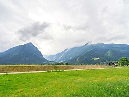 Plush Apartment in Neukirchen am Großvenediger near Ski Area