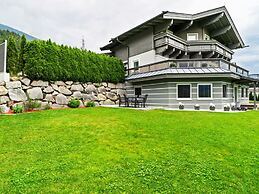Plush Apartment in Neukirchen am Großvenediger near Ski Area