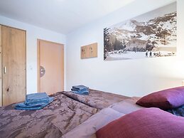 Tasteful Holiday Home in Hollersbach im Pinzgau With Garden