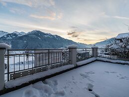 Tasteful Holiday Home in Hollersbach im Pinzgau With Garden