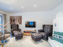 Tasteful Holiday Home in Hollersbach im Pinzgau With Garden
