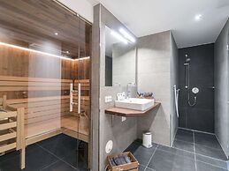 Tasteful Holiday Home in Hollersbach im Pinzgau With Garden