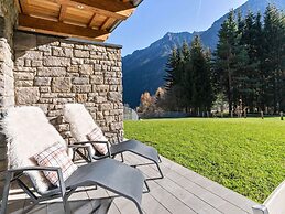 Chalet in ski Area Hochkrimml - Zillertal Arena