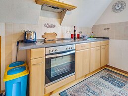 Cozy Apartment in Lichtenhain With Garden