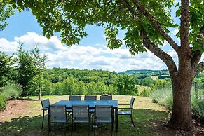 Beautiful Holiday Home With Pool in Teillots