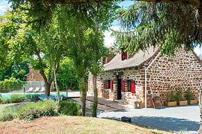 Beautiful Holiday Home With Pool in Teillots