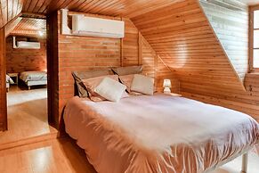 Beautiful Holiday Home With Pool in Teillots