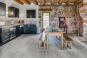 Beautiful Holiday Home With Pool in Teillots