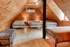 Beautiful Holiday Home With Pool in Teillots