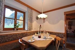 Serene Cottage in Neukirchen am Großvenediger near Ski Area