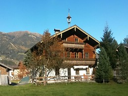 Serene Cottage in Neukirchen am Großvenediger near Ski Area