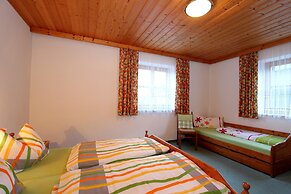 Serene Cottage in Neukirchen am Großvenediger near Ski Area