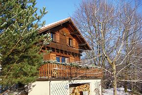 Spacious Chalet for 4 in Hommert